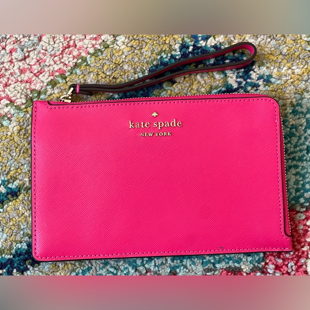 Kate Spade Staci Medium L-Zip
Wristlet Wallet